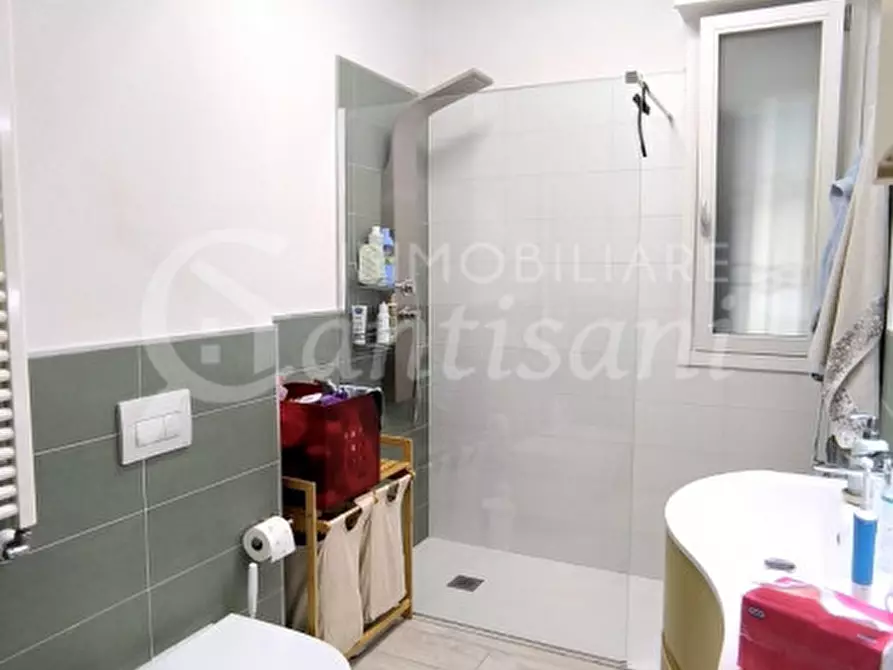 Immagine 11 di Appartamento in vendita  in via chiusi a Firenze