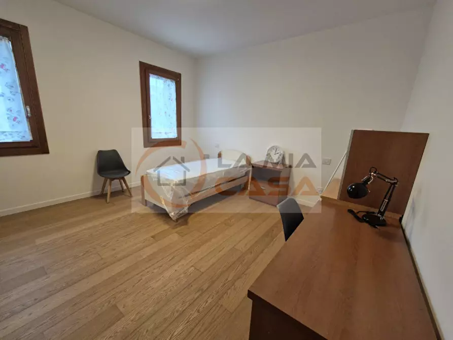 Immagine 3 di Camera in affitto  in Via Antonio Zacco a Padova