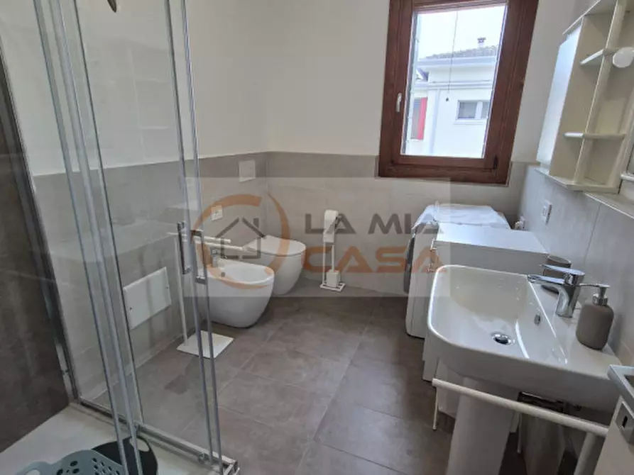 Immagine 8 di Camera in affitto  in Via Antonio Zacco a Padova