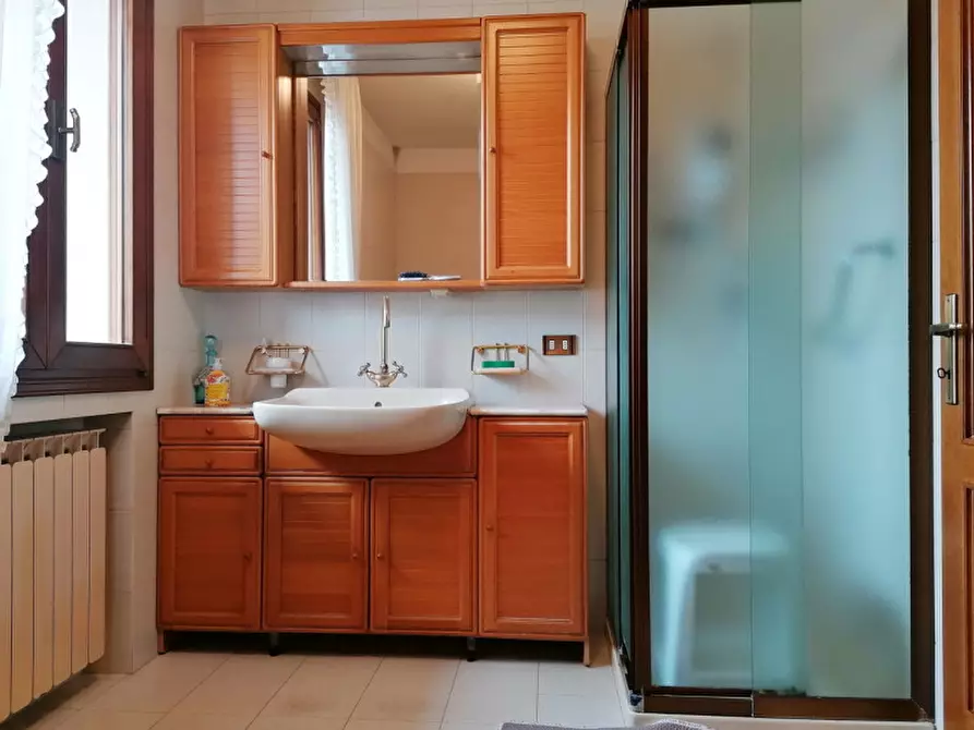 Immagine 8 di Appartamento in vendita  in via vecellio a Lendinara