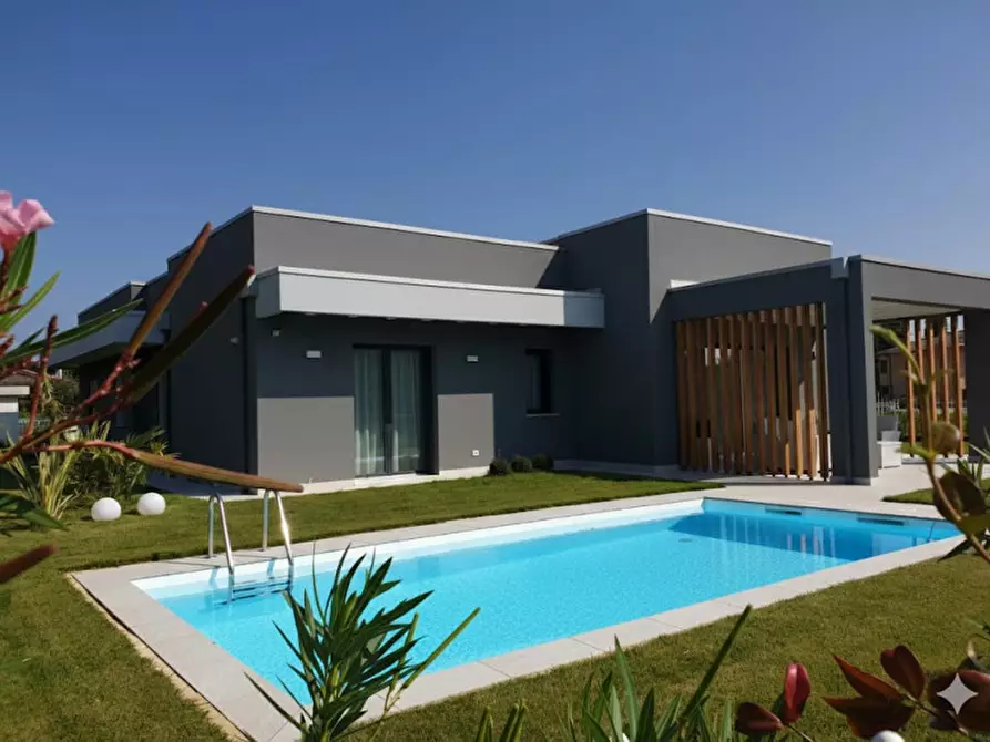 Immagine 3 di Villa in vendita  in strada bertesina,50 a Vicenza