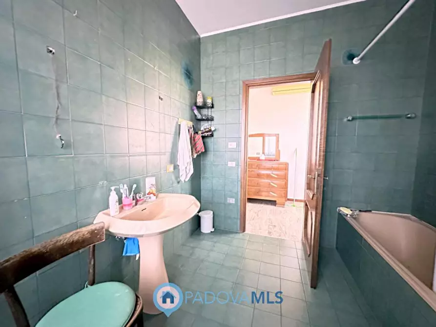 Immagine 9 di Villa in vendita  in Via Risorgimento a Bovolenta