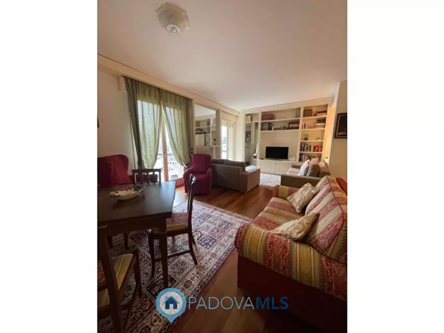 Immagine 3 di Appartamento in vendita  in Via Giuseppe Jappelli a Abano Terme