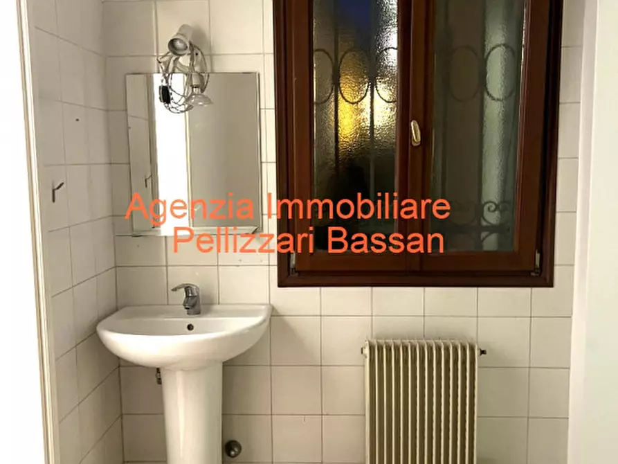 Immagine 6 di Negozio in vendita  in via pescheria a Treviso