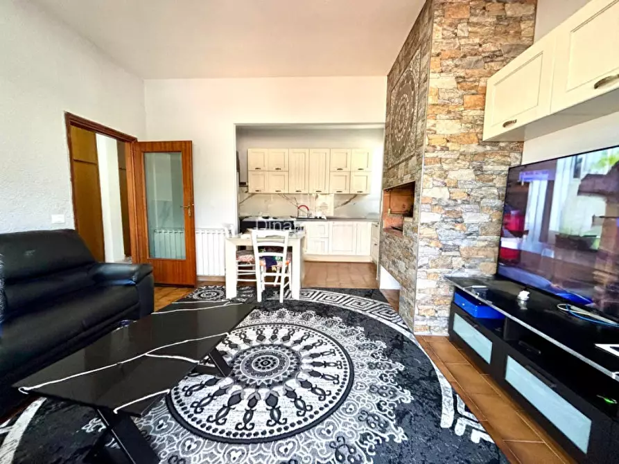 Immagine 1 di Appartamento in vendita  in Via Enrico De Nicola a Montemurlo