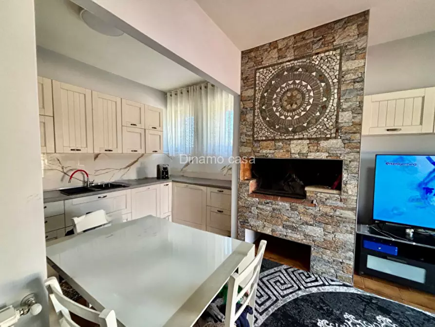 Immagine 2 di Appartamento in vendita  in Via Enrico De Nicola a Montemurlo