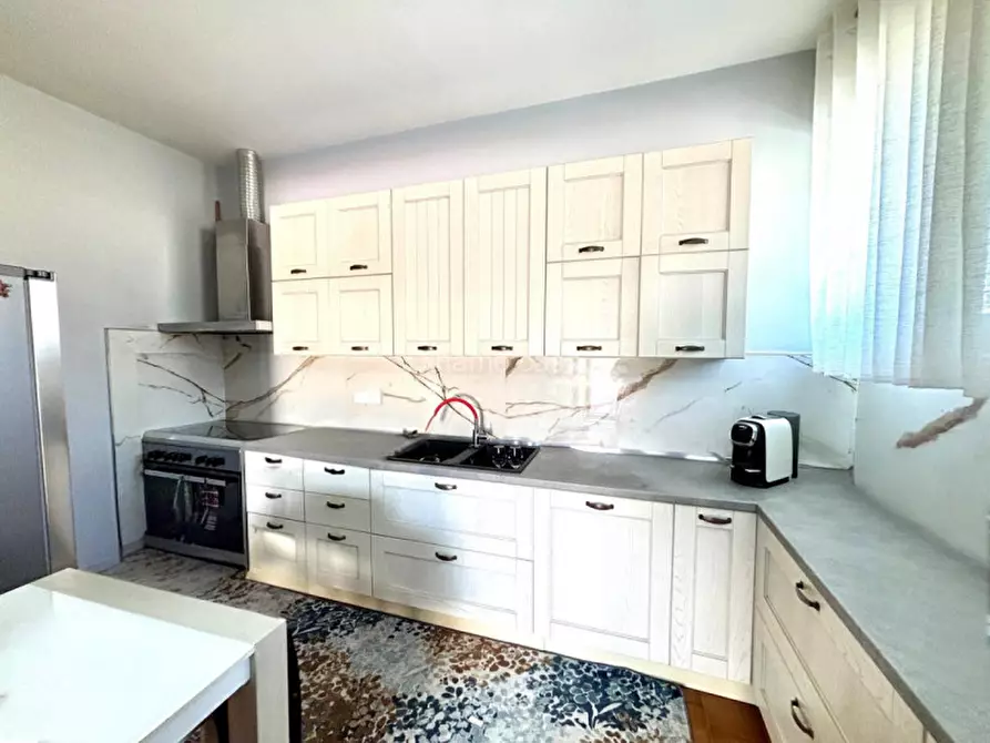 Immagine 4 di Appartamento in vendita  in Via Enrico De Nicola a Montemurlo