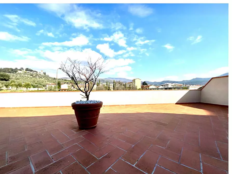 Immagine 11 di Appartamento in vendita  in Via Enrico De Nicola a Montemurlo