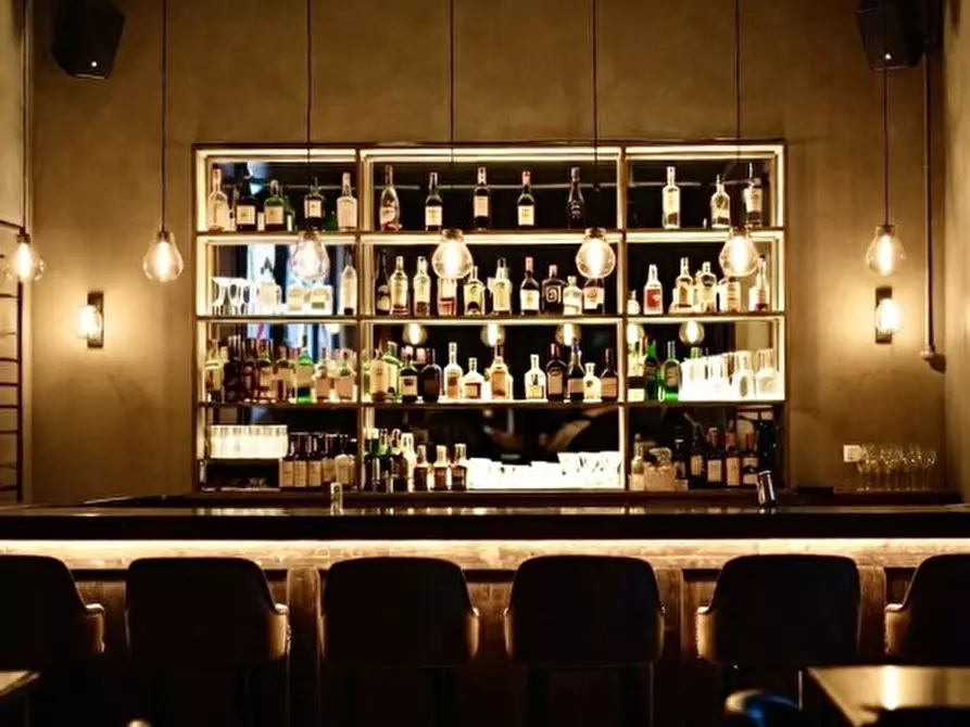 Immagine 2 di Attività commerciale in vendita  a Schio