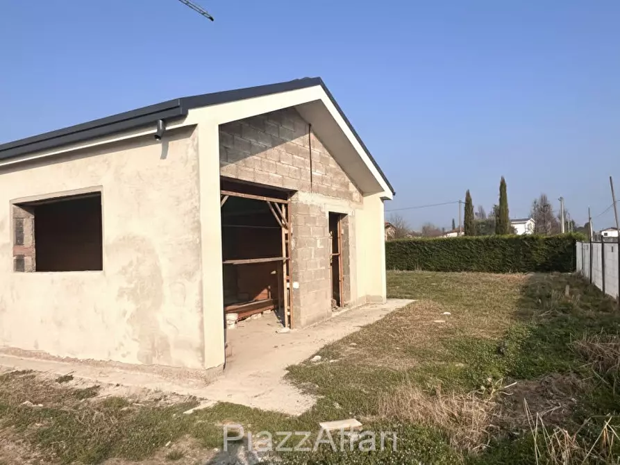 Immagine 2 di Villa in vendita  in Via Vescovo a Legnaro