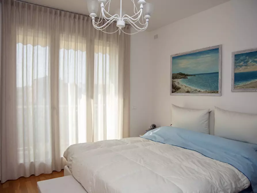 Immagine 11 di Appartamento in vendita  in Piazzale Rita Levi Montalcini a San Martino Buon Albergo