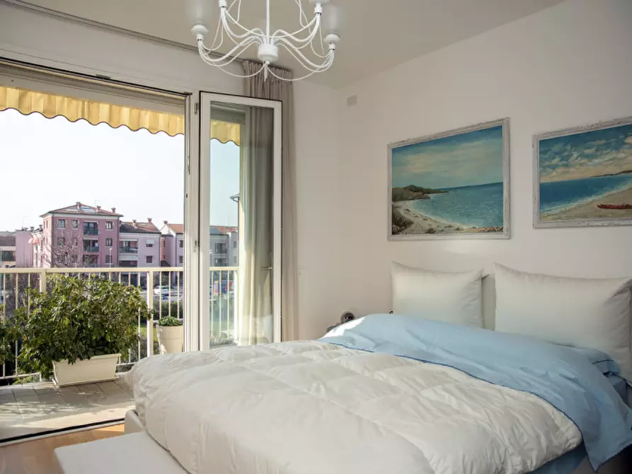 Immagine 12 di Appartamento in vendita  in Piazzale Rita Levi Montalcini a San Martino Buon Albergo