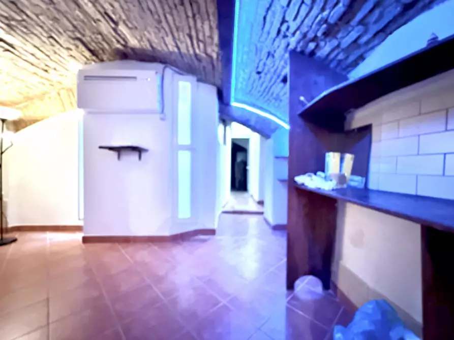 Immagine 3 di Cantina in vendita  in via sant'isaia 27 a Bologna