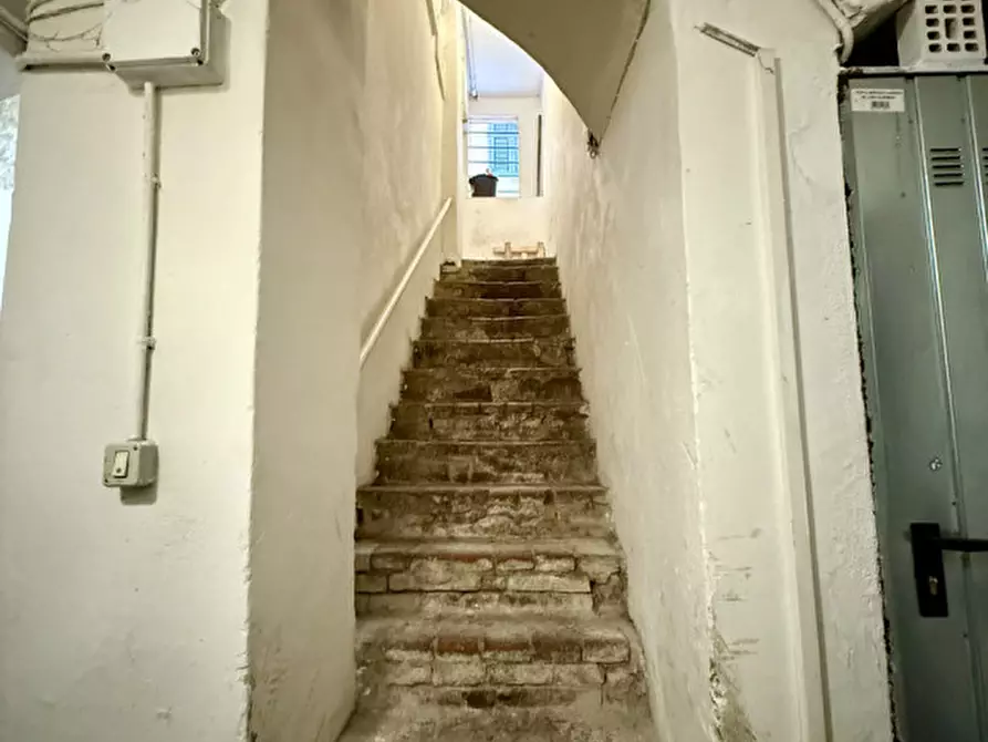 Immagine 13 di Cantina in vendita  in via sant'isaia 27 a Bologna