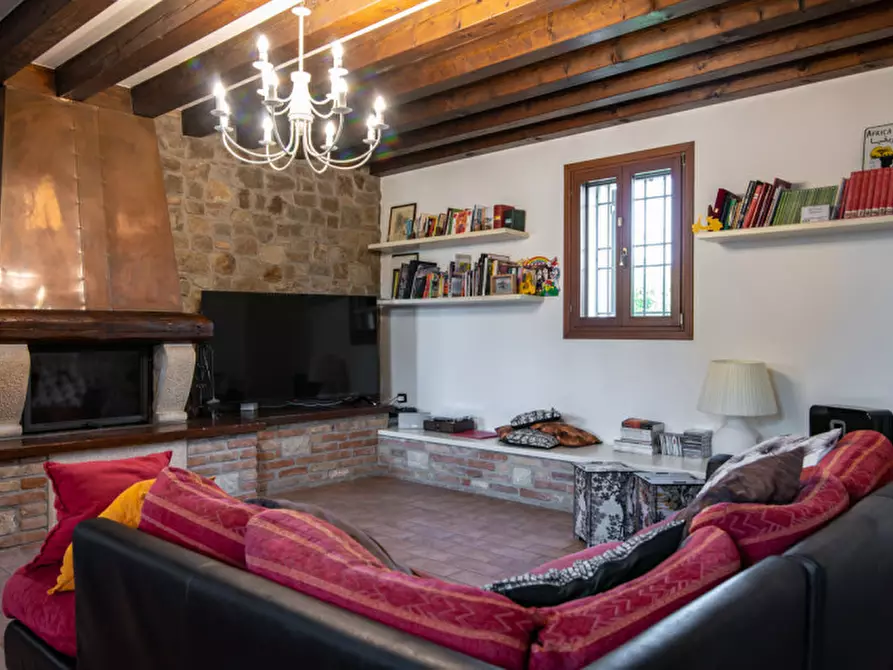 Immagine 8 di Rustico / casale in vendita  in Via Morlungo a Este