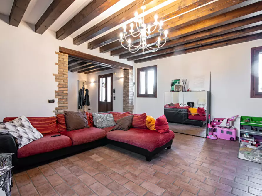 Immagine 9 di Rustico / casale in vendita  in Via Morlungo a Este