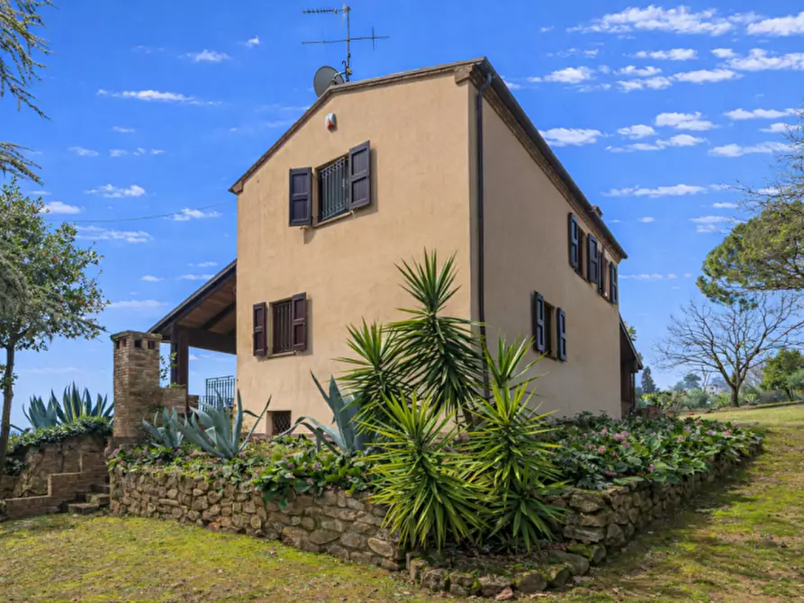 Immagine 2 di Villa in vendita  in Località Rosciano a Fano