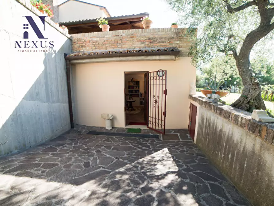 Immagine 42 di Villa in vendita  in Località Rosciano a Fano