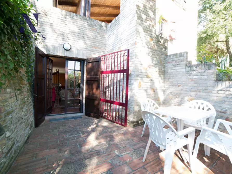 Immagine 43 di Villa in vendita  in Località Rosciano a Fano