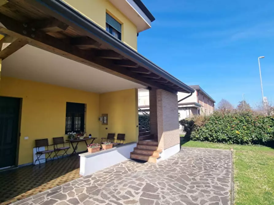 Immagine 3 di Casa indipendente in vendita  in Via Monterosa a Finale Emilia