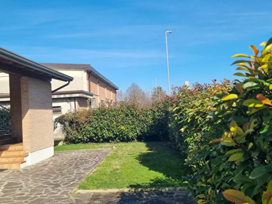 Immagine 5 di Casa indipendente in vendita  in Via Monterosa a Finale Emilia