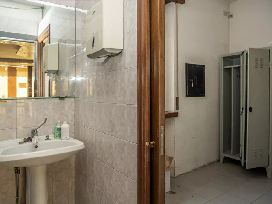 Immagine 20 di Attività commerciale in vendita  in Via di Mezzo a Zevio