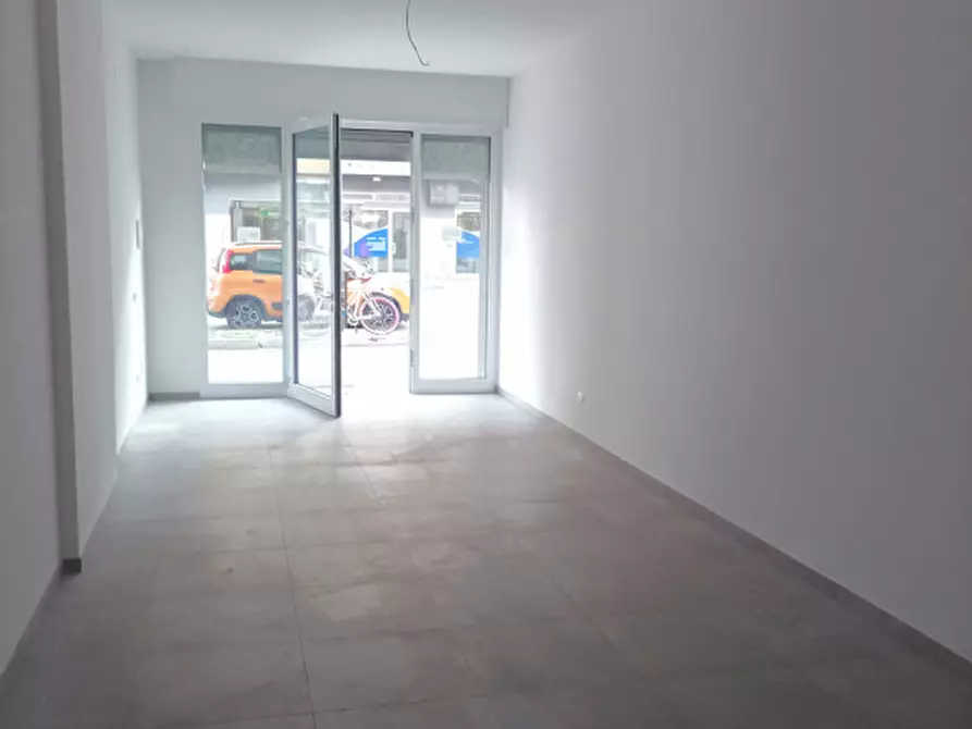 Immagine 5 di Negozio in affitto  in V.LE G. D'ANNUNZIO 257 a Pescara