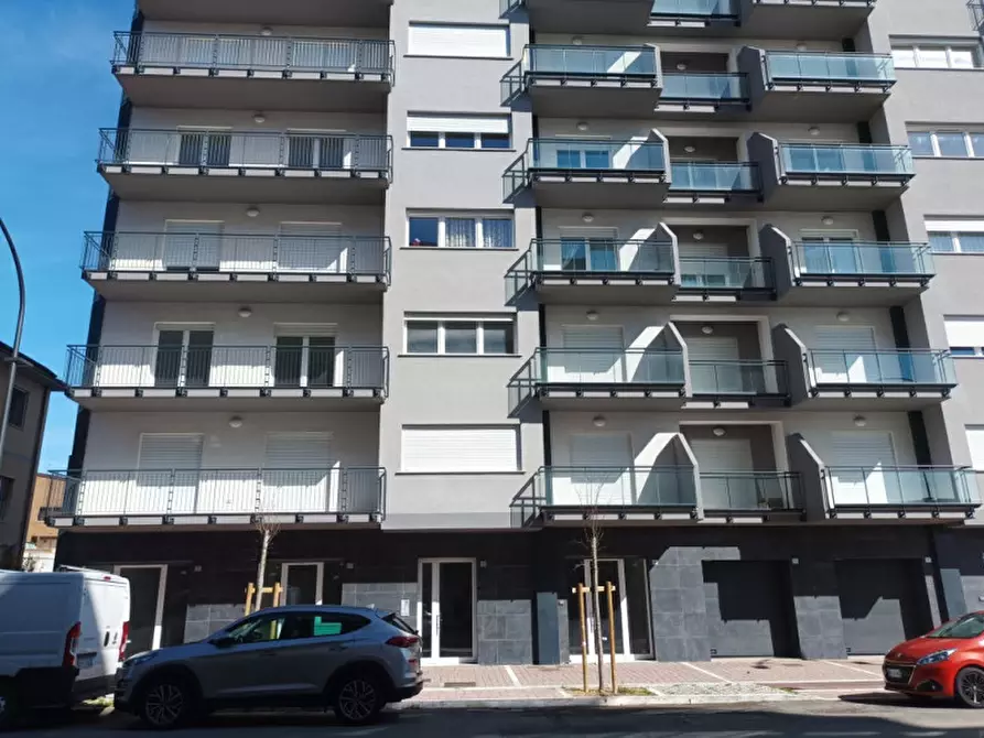 Immagine 13 di Negozio in affitto  in V.LE G. D'ANNUNZIO 257 a Pescara