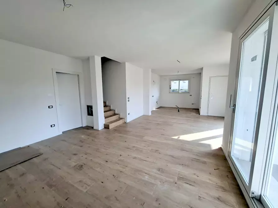 Immagine 2 di Casa quadrifamiliare in vendita  in Via Bellini a Abano Terme