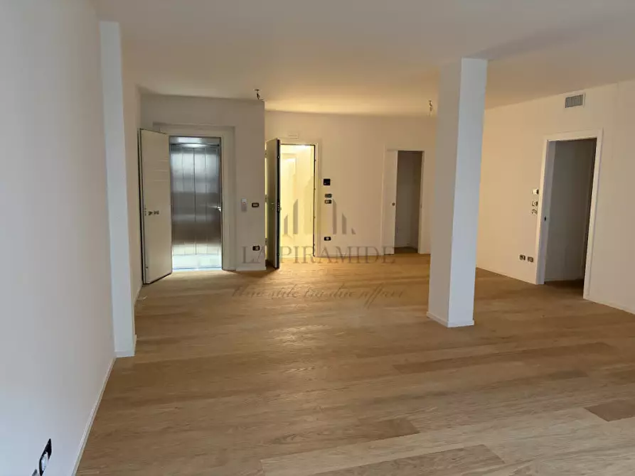 Immagine 3 di Appartamento in vendita  in ZONA SAVONAROLA - PADOVA CENTRO - APPARTAMENTO RIF. 875 a Padova