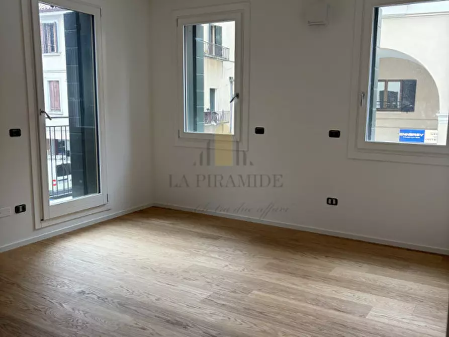 Immagine 9 di Appartamento in vendita  in ZONA SAVONAROLA - PADOVA CENTRO - APPARTAMENTO RIF. 875 a Padova