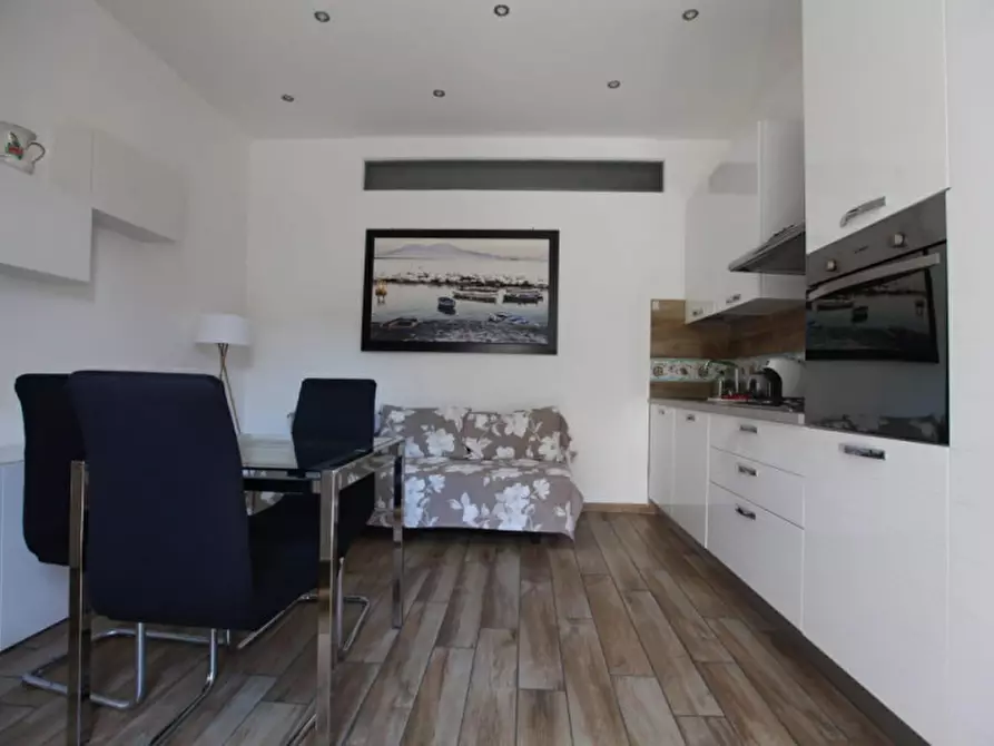 Immagine 8 di Appartamento in vendita  in parco carelli 50 a Napoli