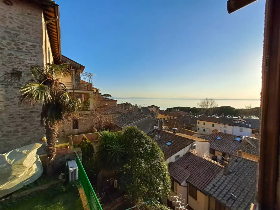 Immagine 1 di Appartamento in vendita  a Passignano Sul Trasimeno