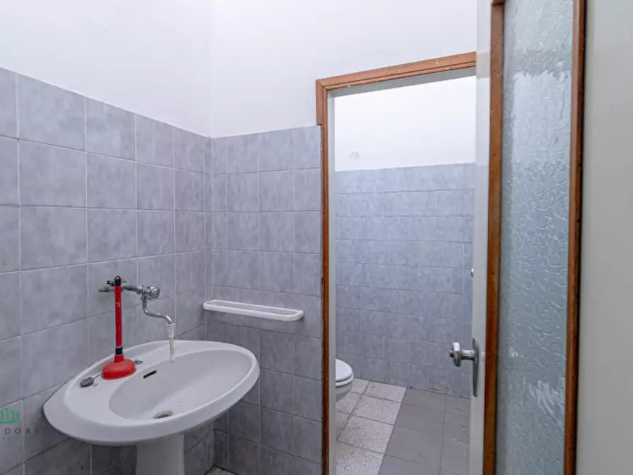 Immagine 9 di Negozio in vendita  in Via Cadriano 16 a Granarolo Dell'emilia