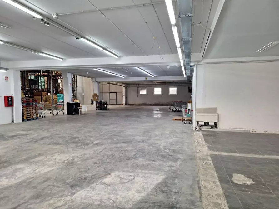 Immagine 3 di Capannone industriale in affitto  in Via A. Olivetti, 29, 70056 Molfetta BA, Italia a Molfetta
