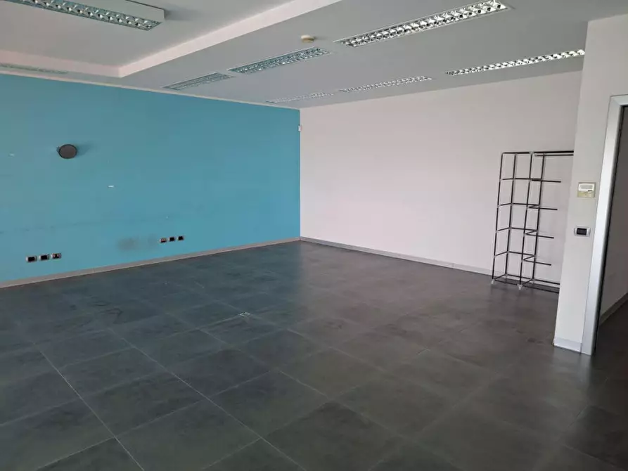 Immagine 9 di Capannone industriale in affitto  in Via A. Olivetti, 29, 70056 Molfetta BA, Italia a Molfetta