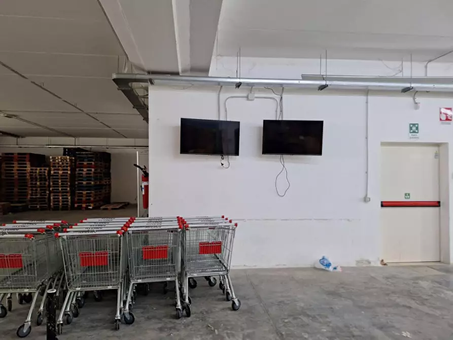Immagine 18 di Capannone industriale in affitto  in Via A. Olivetti, 29, 70056 Molfetta BA, Italia a Molfetta