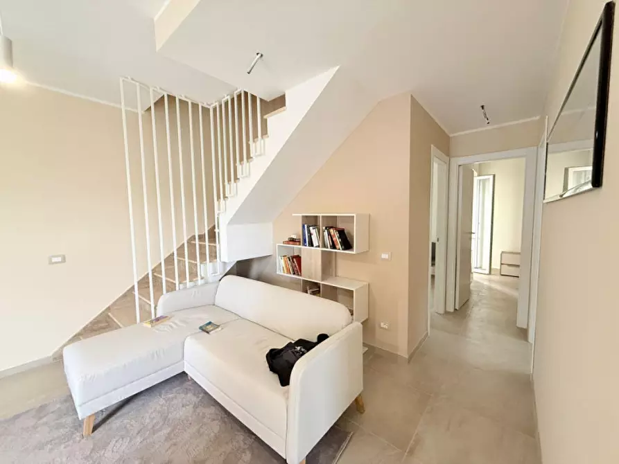 Immagine 4 di Villa in vendita  in Via Nettunense a Aprilia