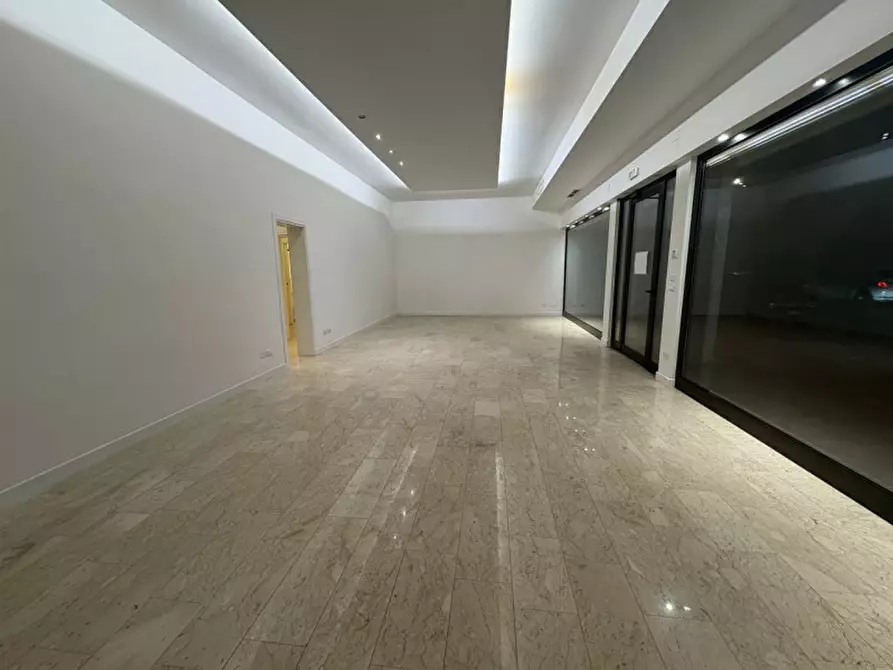 Immagine 2 di Negozio in affitto  in via Roma a Vigodarzere