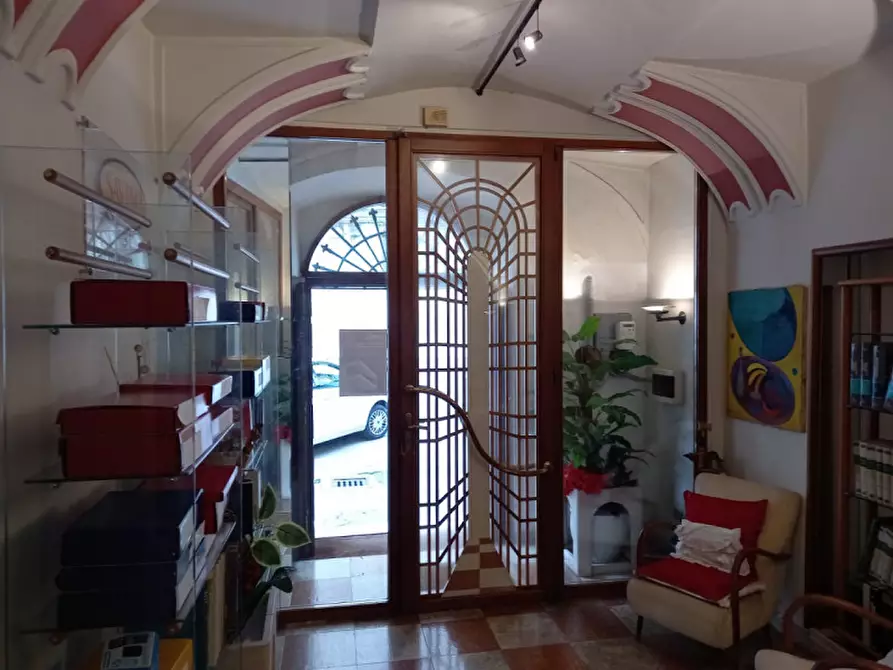 Immagine 1 di Appartamento in vendita  in Via Barzoni a Lonato del Garda