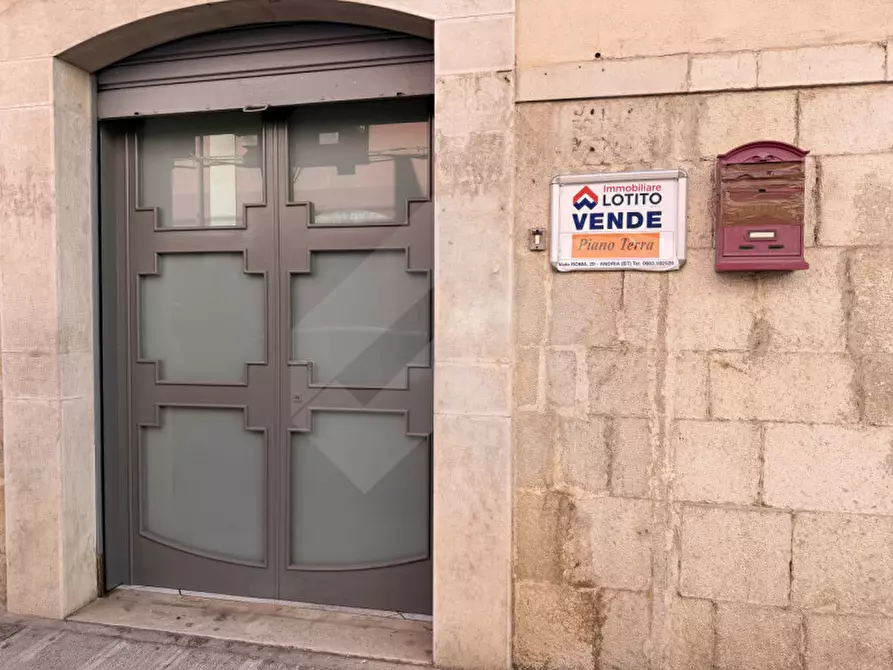 Immagine 2 di Ufficio in vendita  in Via Felice Orsini 146 a Andria