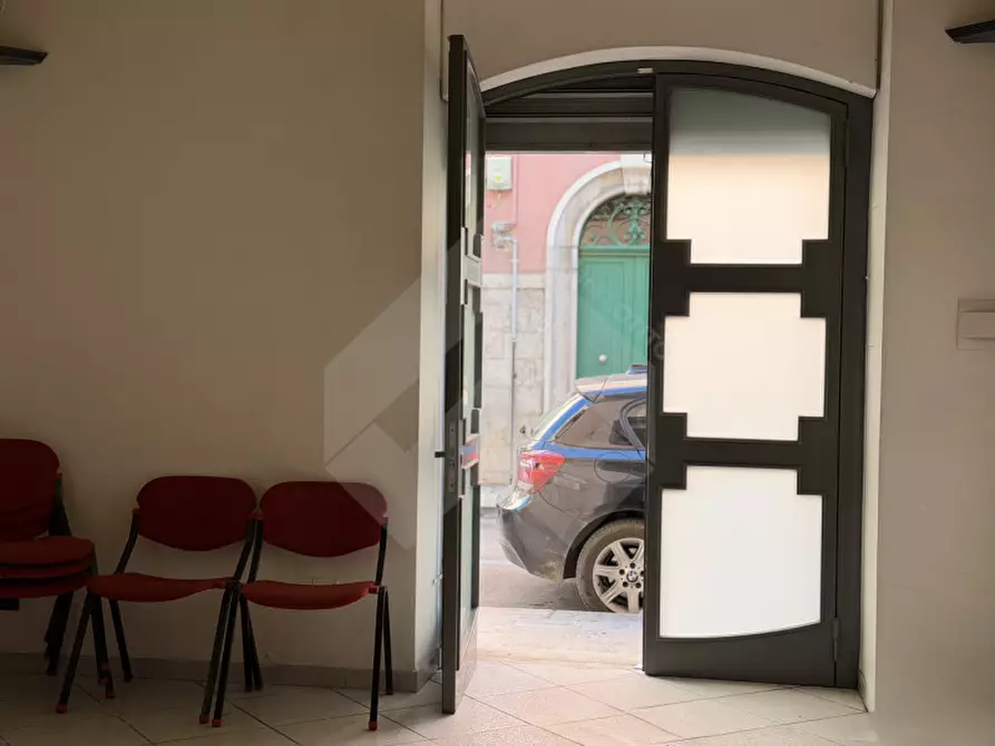 Immagine 12 di Ufficio in vendita  in Via Felice Orsini 146 a Andria
