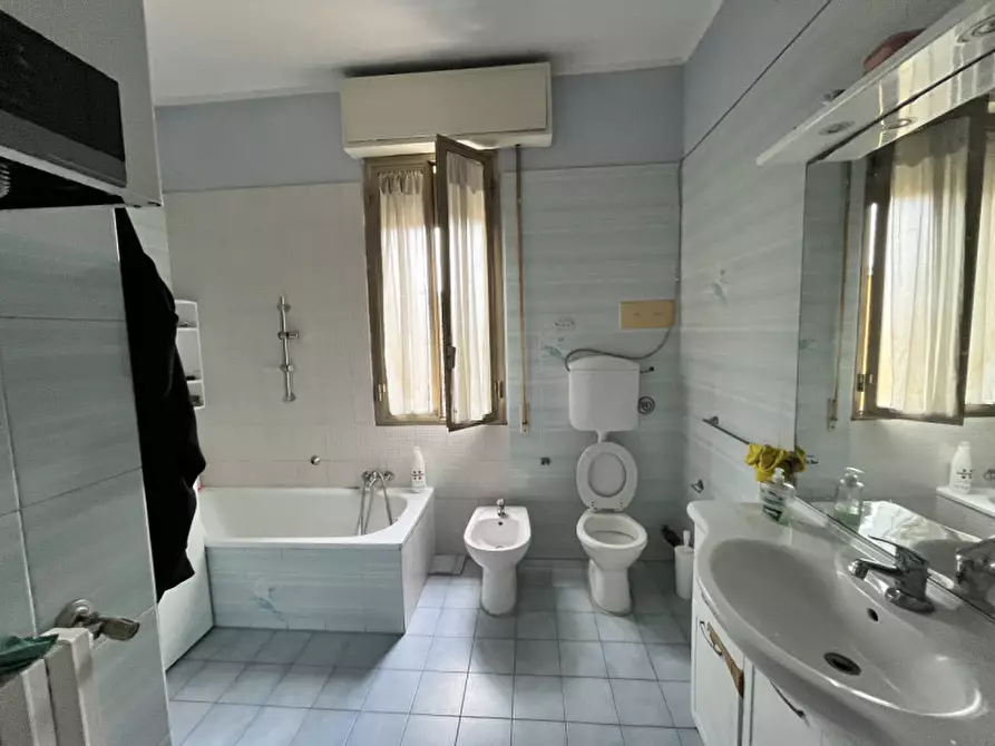 Immagine 5 di Appartamento in vendita  in Via della Foscherara a Bologna