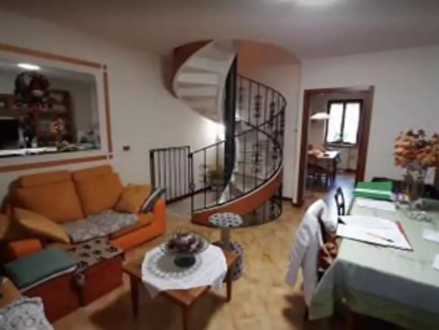 Immagine 5 di Villa in vendita  in Via Risorgimento n. 19 a Lazise