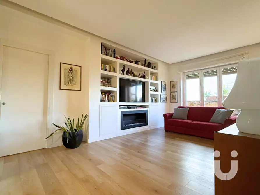 Immagine 4 di Attico in vendita  in Via Aristide Leonori a Roma