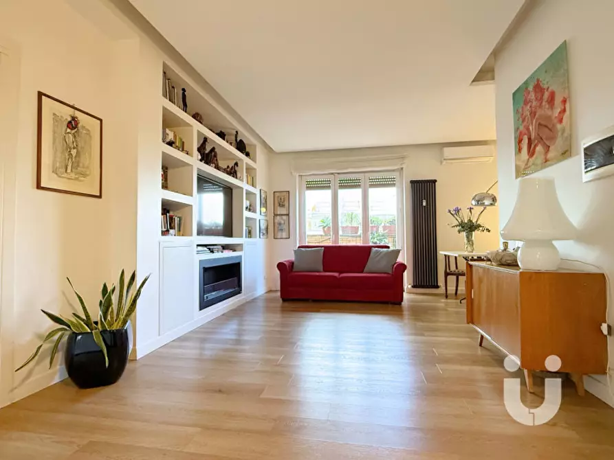 Immagine 6 di Attico in vendita  in Via Aristide Leonori a Roma