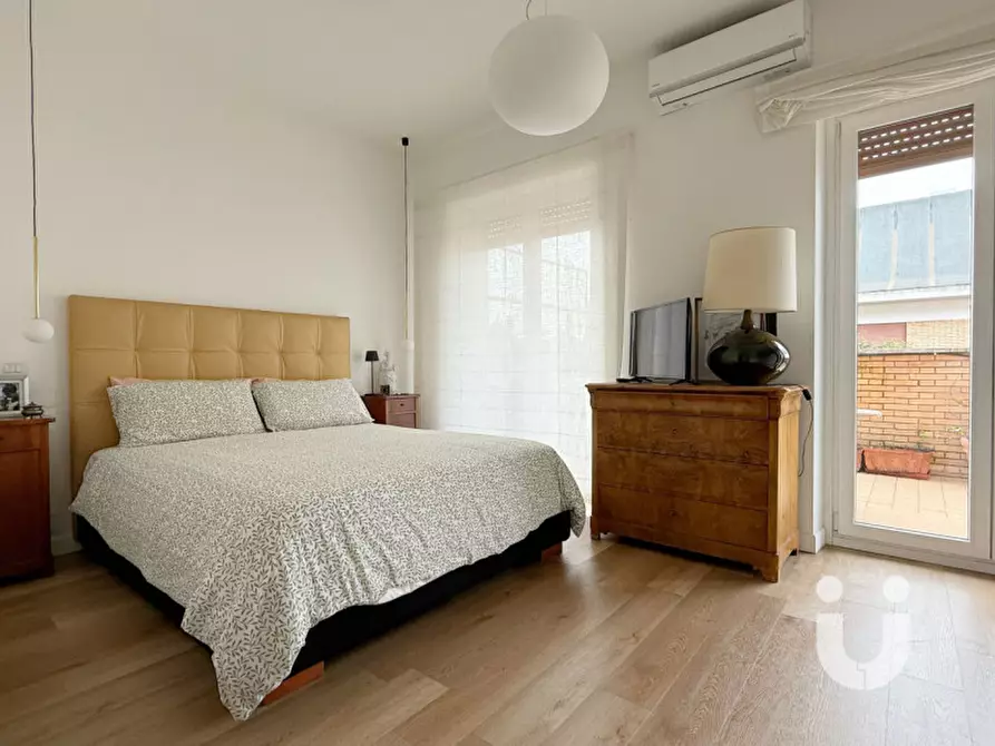 Immagine 11 di Attico in vendita  in Via Aristide Leonori a Roma