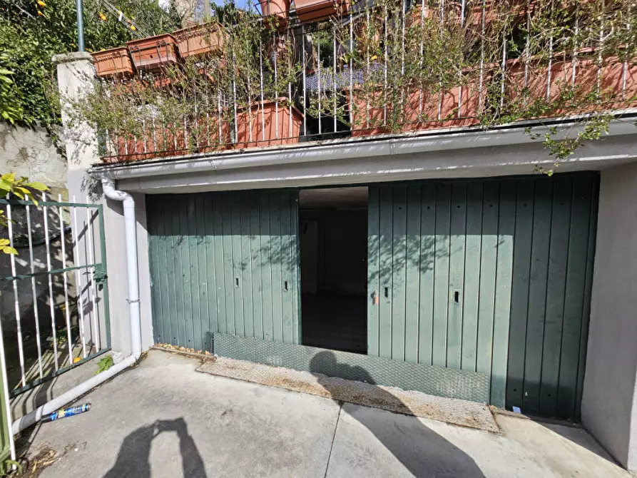 Immagine 2 di Garage in vendita  in via Oxilia a Savona
