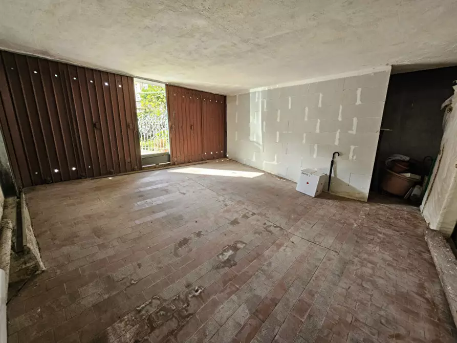 Immagine 4 di Garage in vendita  in via Oxilia a Savona