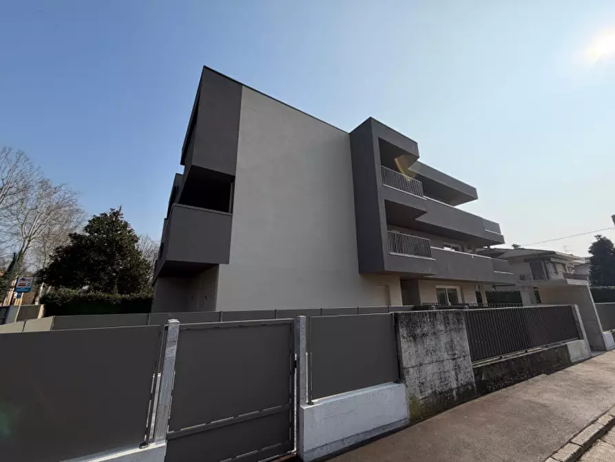 Immagine 10 di Attico in vendita  in Via Pietro Gobetti a Abano Terme